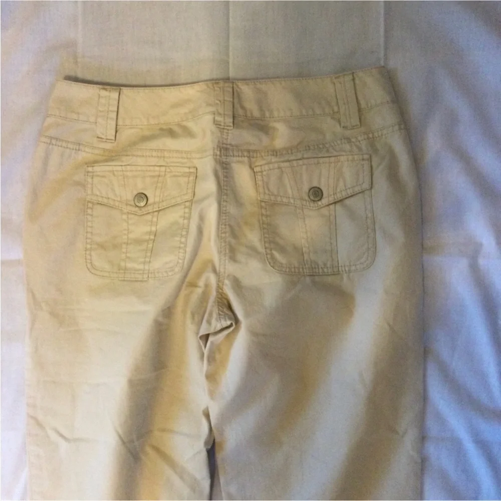 Ann Taylor Lindsey Kahki Capris Size 6